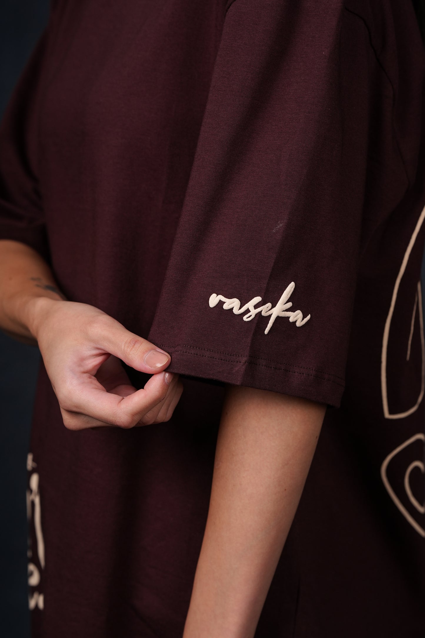 ATTRACT DON’T CHASE BROWN OVERSIZED T-SHIRT