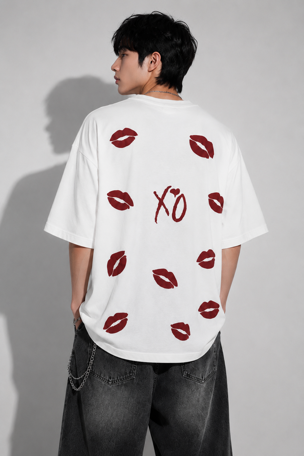 XO Kiss Oversized Tee