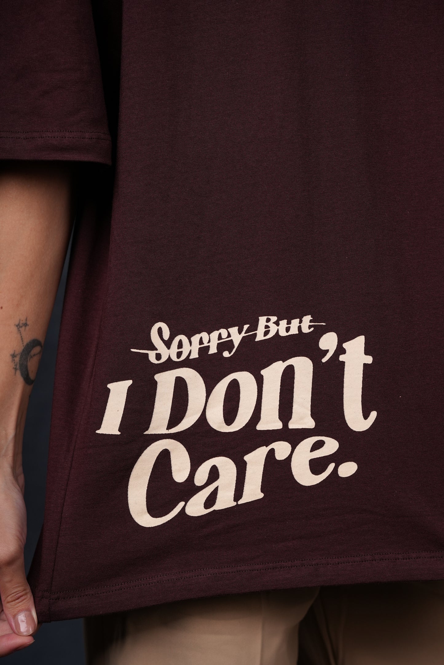 ATTRACT DON’T CHASE BROWN OVERSIZED T-SHIRT